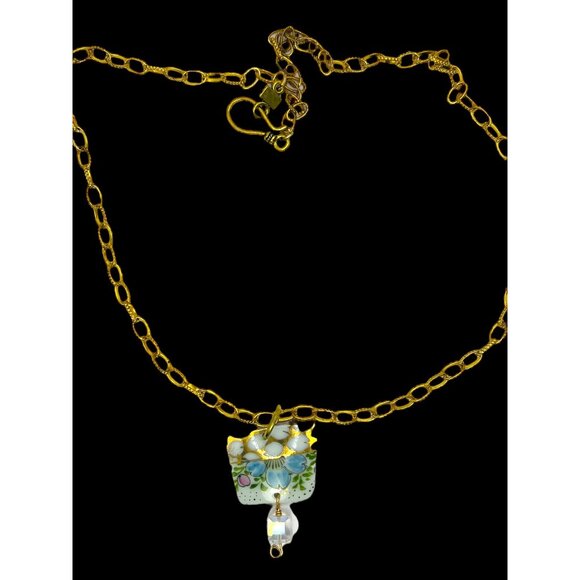 Broken China Pendant Necklace With Gold Tone Chain & Multifaceted Crystal Bead - Picture 10 of 11